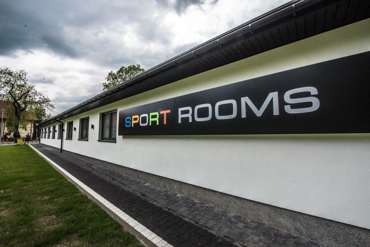 Sport Rooms Spala Bagian luar foto