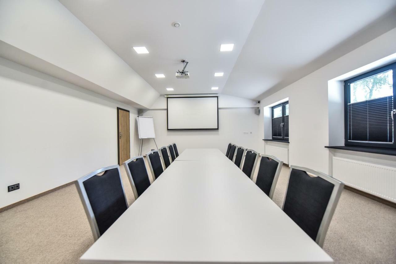 Sport Rooms Spala Bagian luar foto
