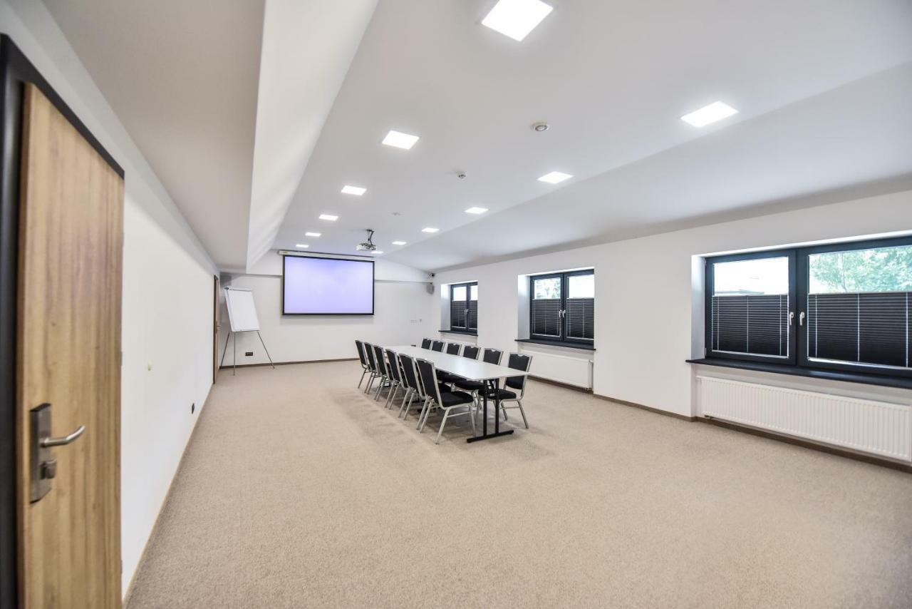 Sport Rooms Spala Bagian luar foto